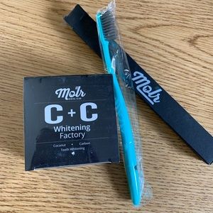 Molr charcoal teeth whitening kit w/ brush 🔸